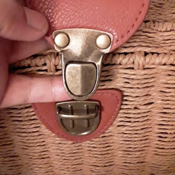 NWOT straw bag - Picture 3 of 8